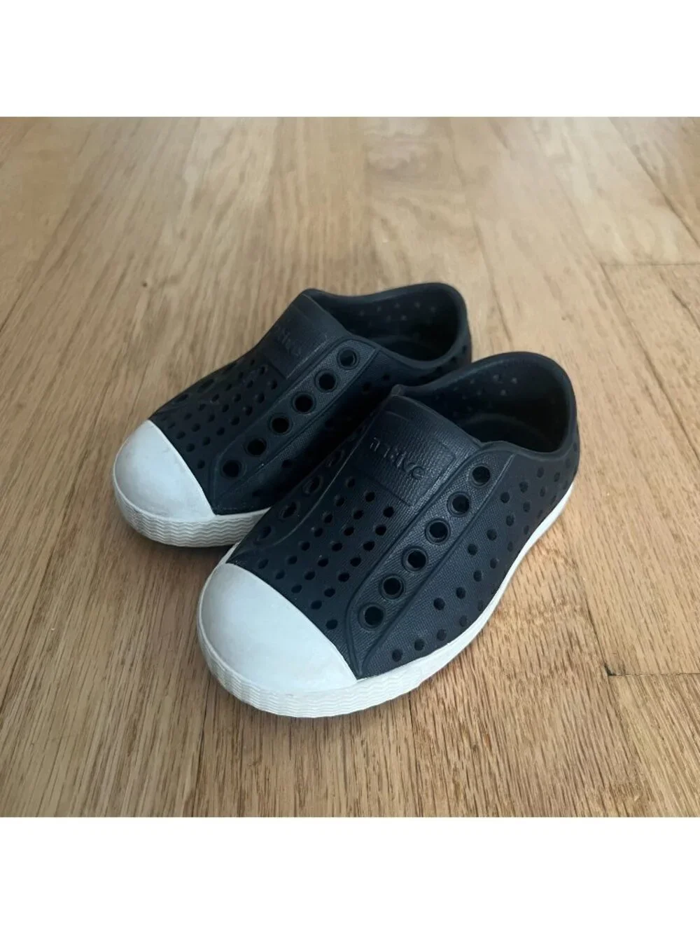 Native Jefferson Perforated Rubber Slip On Shoes Black White Toddler Size C5